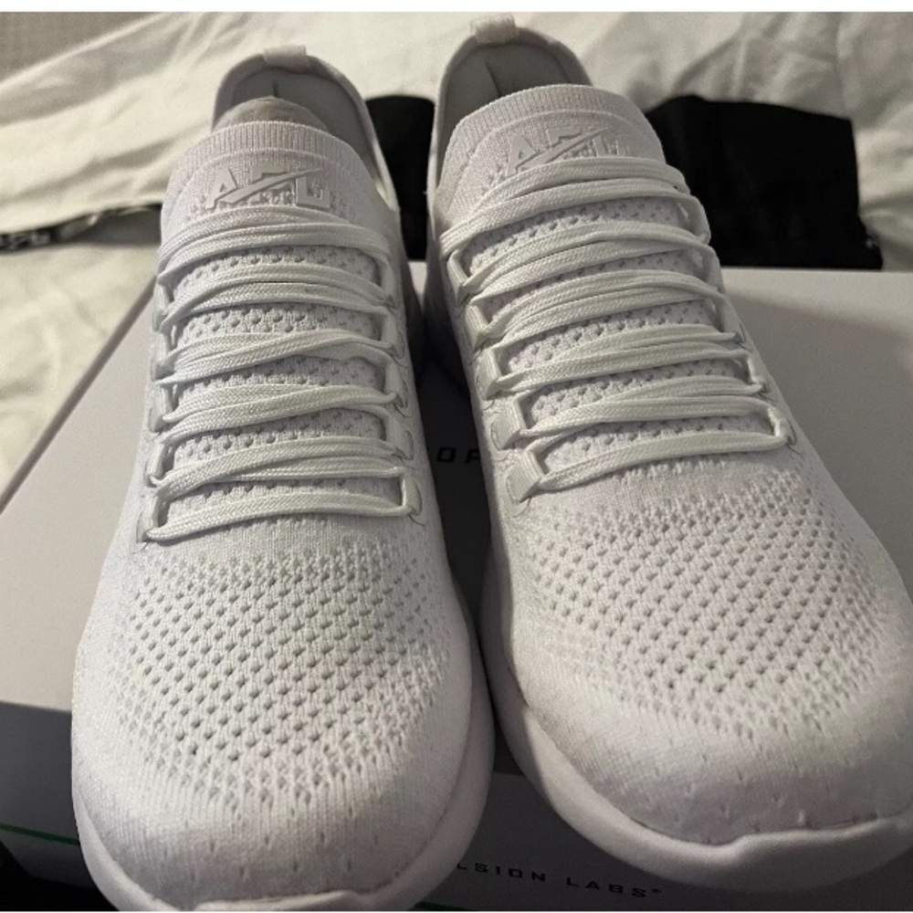 APL Techloom Breeze Women 8 White Lace Up Running Athletic Shoes Sneaker